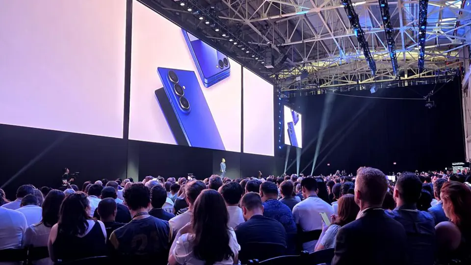 The audience watching the keynote stage.